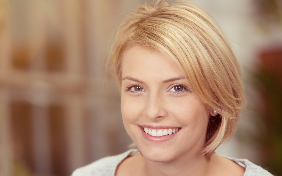 Veneers vs Implants – What’s The Difference